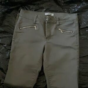 Green refuge pants